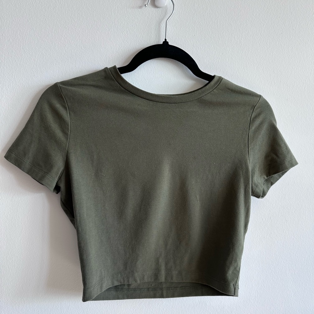 Wild Fable Cropped Green Tee